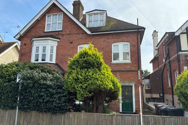 3 bedroom flat for sale