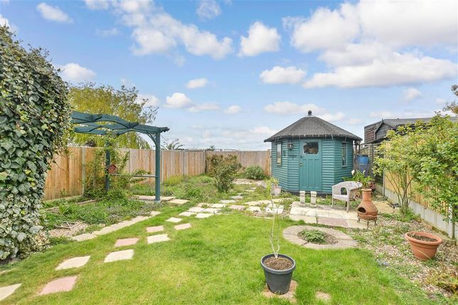 2 bed detached bungalow