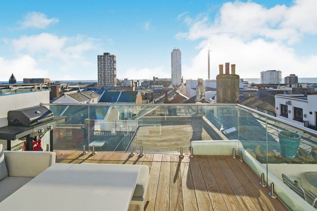 3 bedroom maisonette for sale