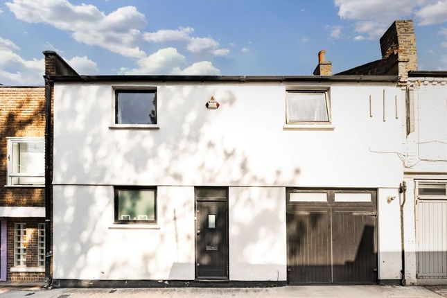 Camden Mews, London NW1 3 bed terraced house for sale