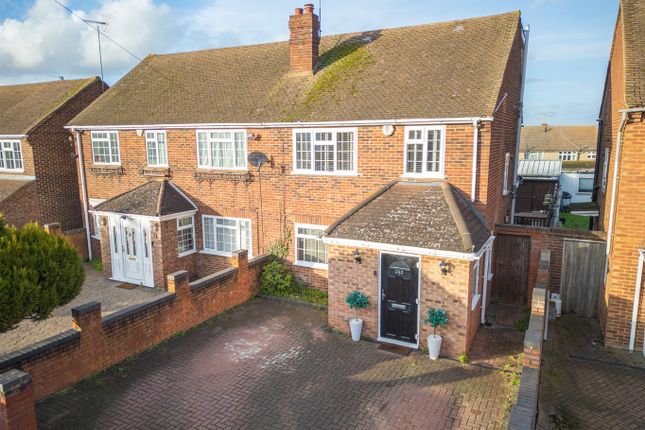 Rochester Road, Gravesend, Kent, DA12 4 bed semi