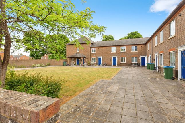 2 bed flat