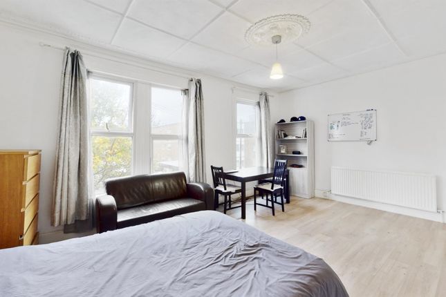 Vicarage Road, London 1 bed flat for sale