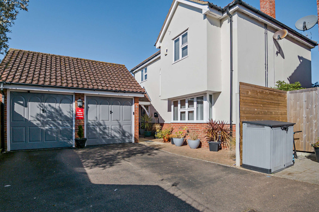 4 bed detached house