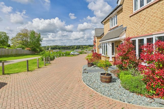 4 bed detached house