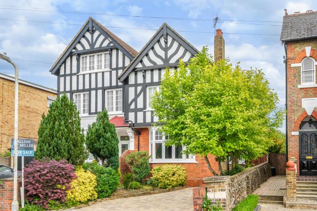 5 bedroom semi-detached house for sale