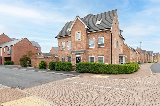 Brooklands, Milton Keynes MK10 4 bed semi