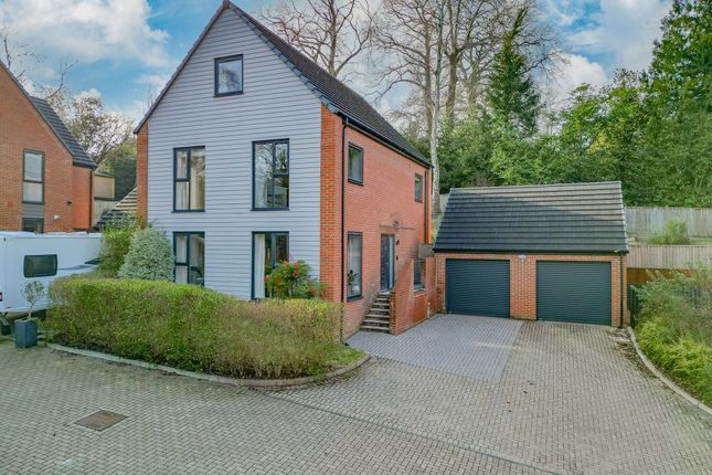 4 bed detached house
