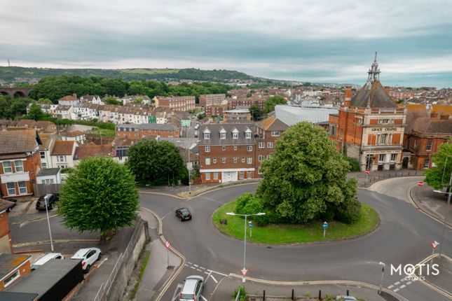 9 bed terraced house