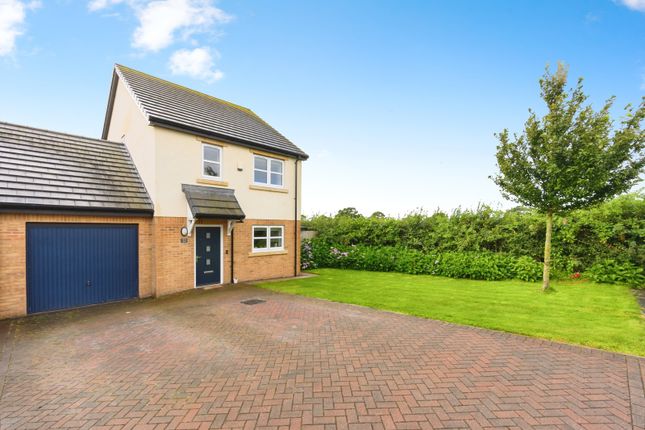 3 bedroom link detached house for sale