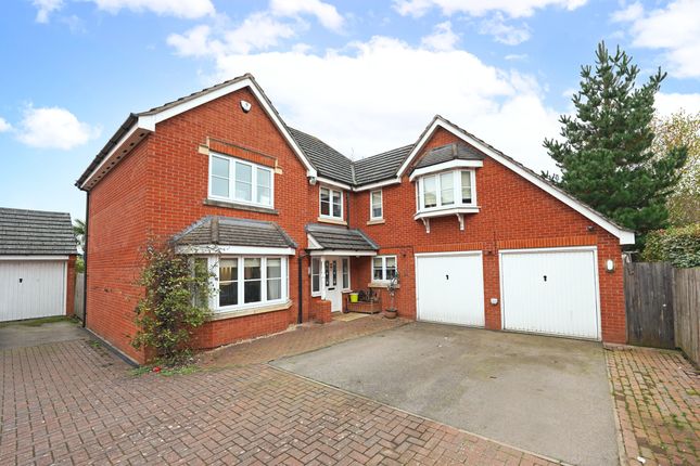 5 bedroom detached house for sale