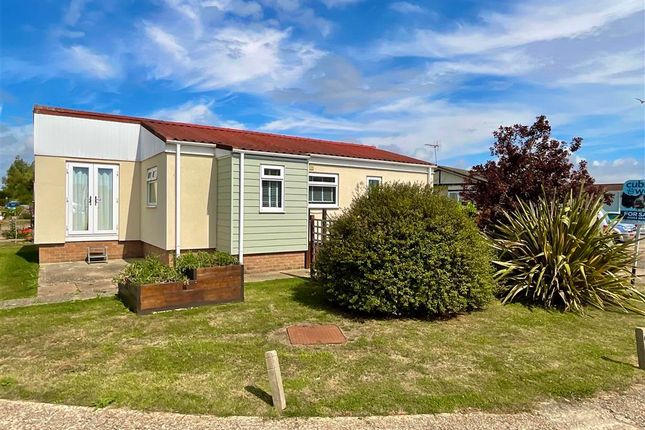 Kingsmead, Lyminster, West Sussex 2 bed park home for sale