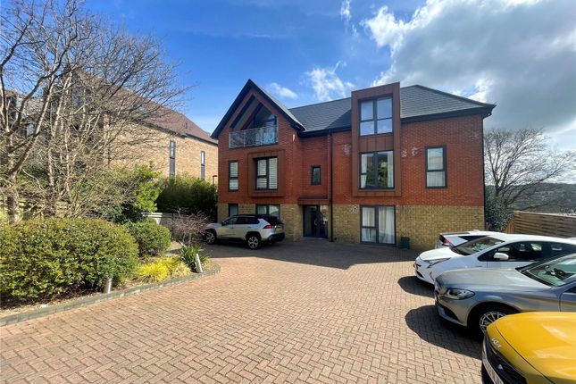 Woodcote Grove Road, Coulsdon, CR5 2 bed apartment for sale