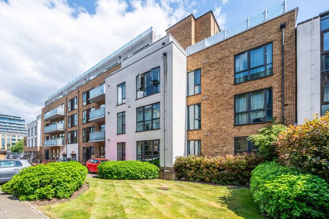 Eltringham Street, Wandsworth Town... 2 bed flat for sale