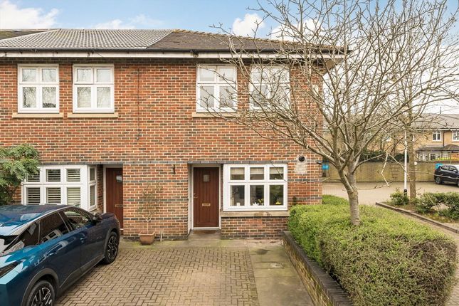 William Close, Southall UB2 4 bed end of terrace house for sale