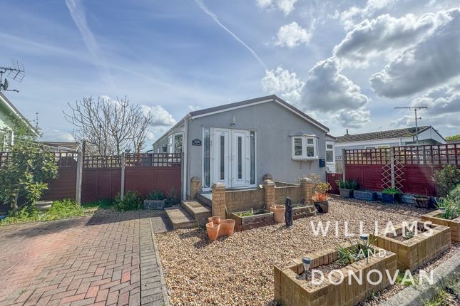 Hockley Park, Lower Road, Hockley 2 bed mobile home for sale