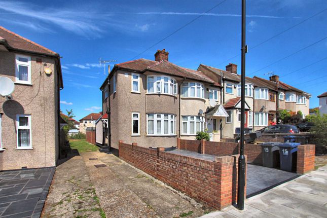 Cedar Grove, Southall UB1 3 bed end of terrace house for sale