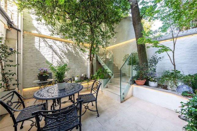 Cadogan Gardens, London, SW3 1 bed apartment for sale