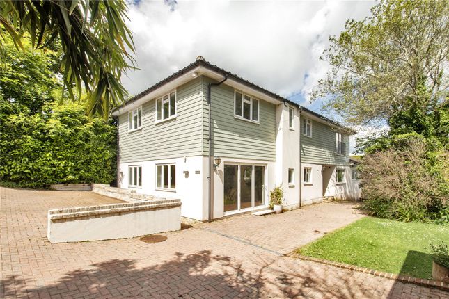 5 bed detached house