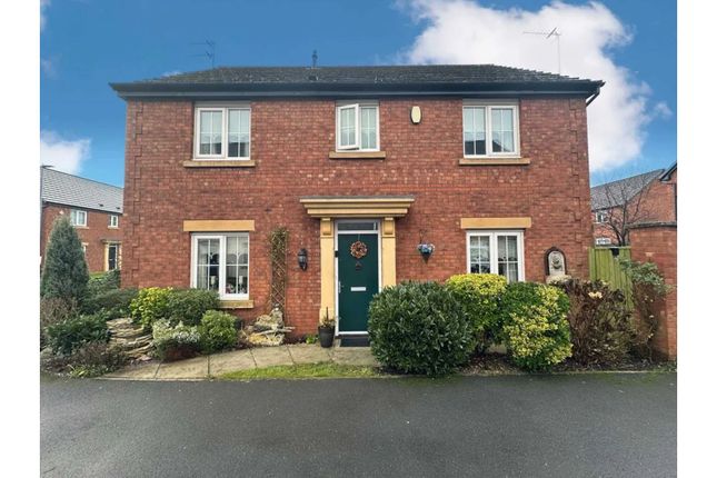 4 bed detached house
