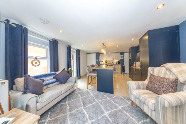 Clifton Court, High Street, Newport... 2 bed end of terrace house for sale