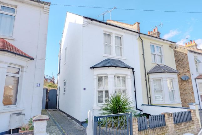 3 bed end terrace house