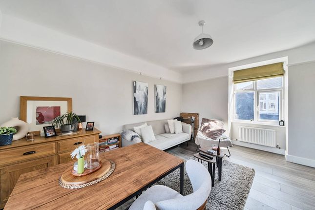 Cavendish Mansions, Clapham South... 3 bed flat for sale