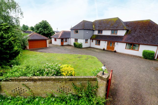 6 bedroom detached house for sale