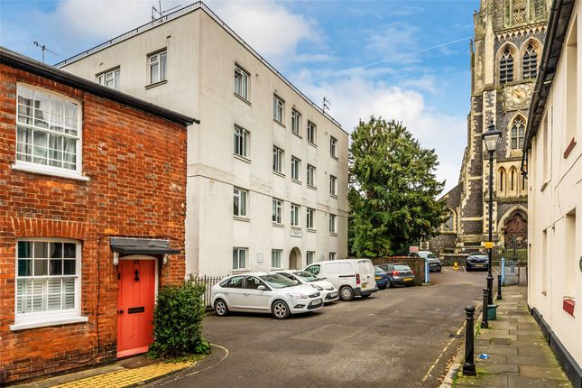 Church Street, Dorking, Surrey, RH4 3 bed flat for sale