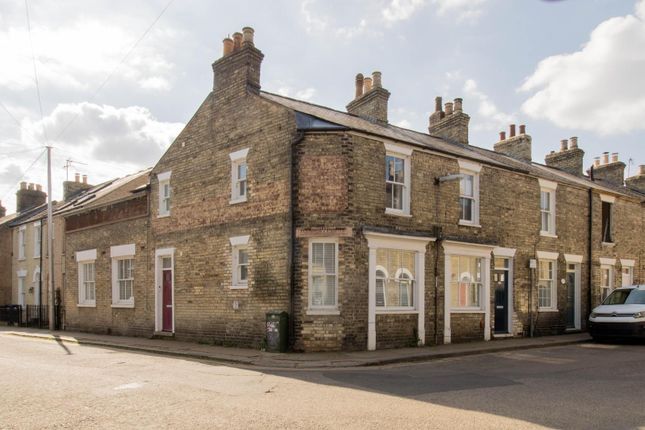 3 bed end terrace house