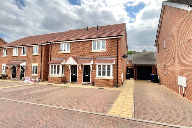 2 bedroom semi-detached house for sale