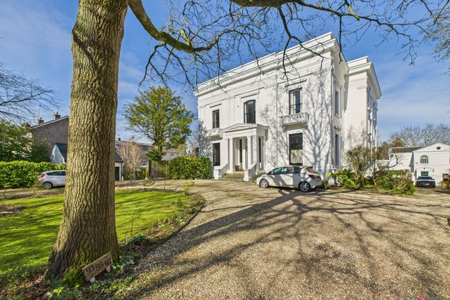 The Park, Cheltenham GL50 2 bed apartment for sale