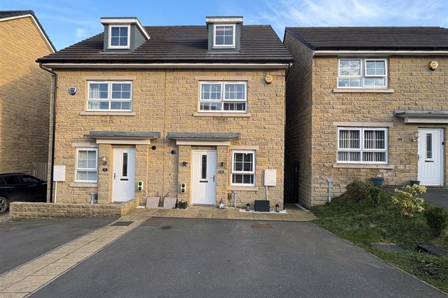 Rambling Walk, Clayton, Bradford 4 bed semi