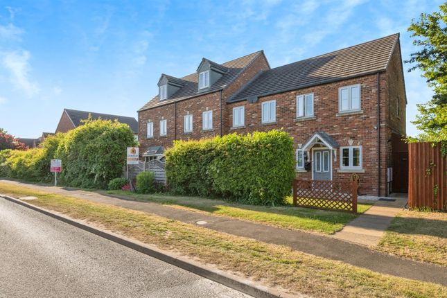 4 bedroom end of terrace house for sale