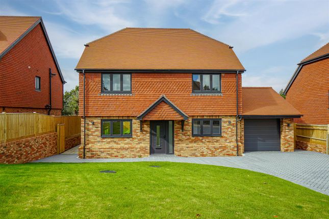 Bradshaw Close, Winchelsea Road... 5 bed detached house for sale