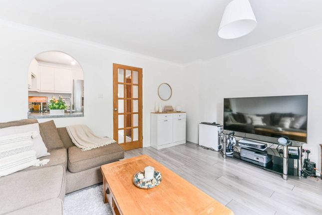Gloucester Court, Mitcham, CR4 1 bed flat for sale