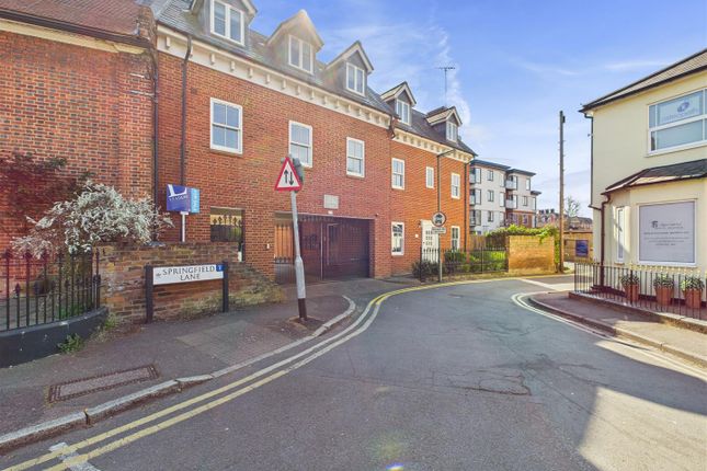 Monument Green, Weybridge 2 bed flat for sale