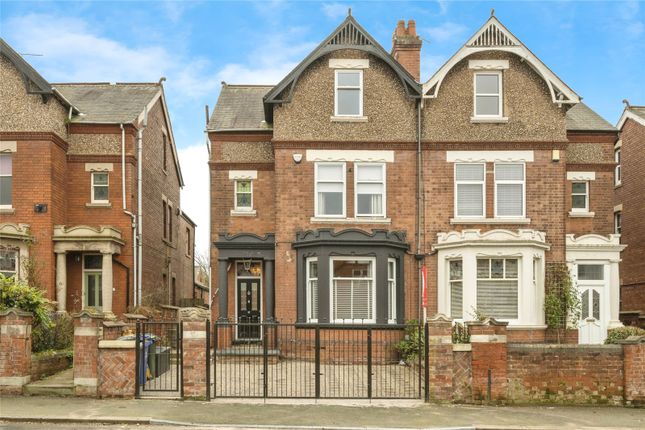 6 bed semi-detached house