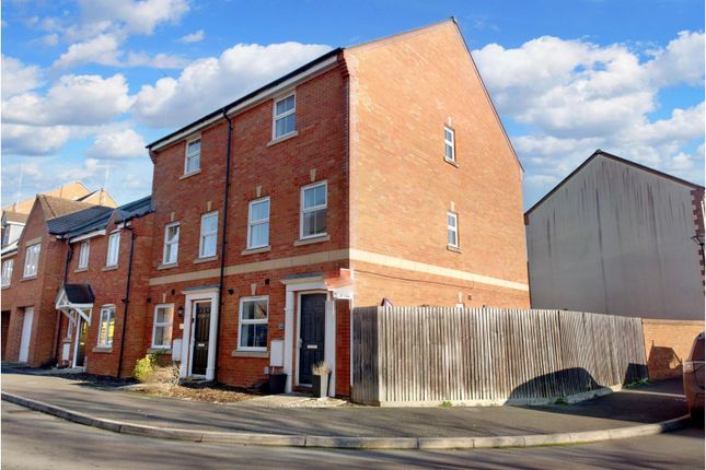 4 bed end terrace house