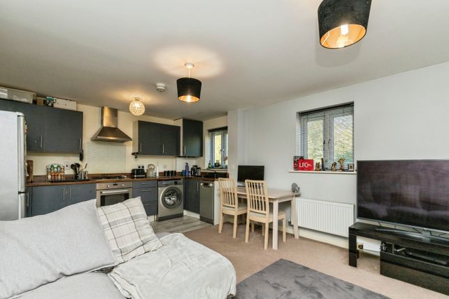 2 bedroom ground floor flat for sale