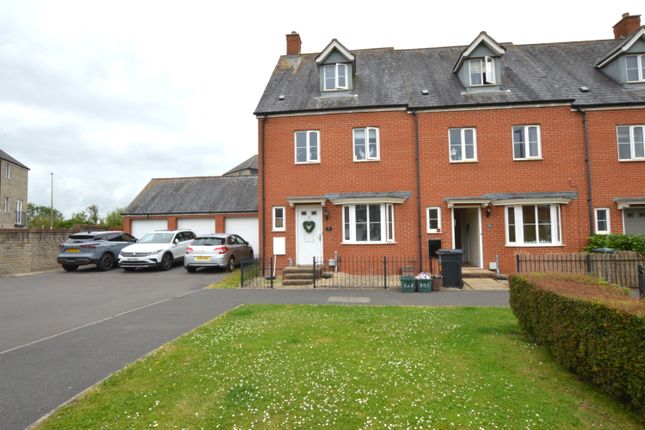 4 bed end terrace house