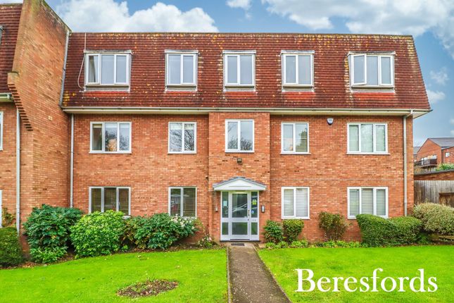 Gridiron Place, Upminster, RM14 2 bed penthouse for sale