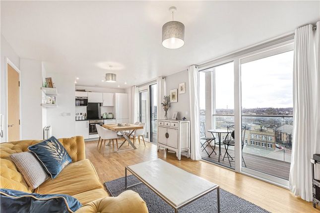 Roseberry Place, London, E8 2 bed apartment for sale