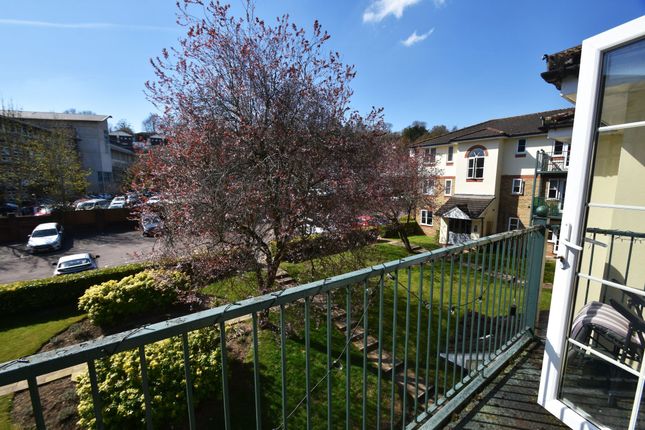 Queen Alexandra Road, High Wycombe HP11 1 bed flat for sale