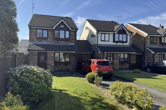 3 bed link detached house