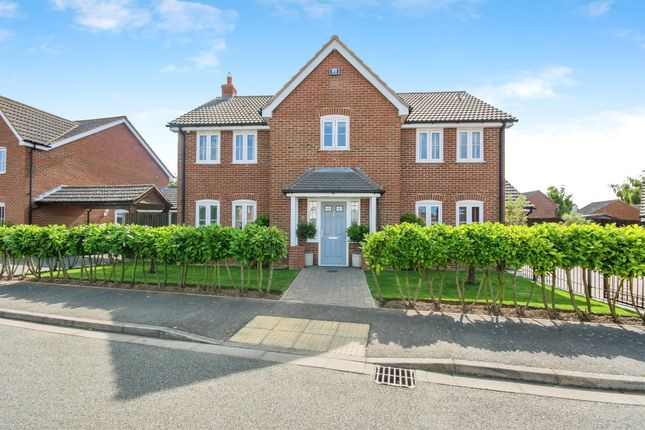5 bed detached house