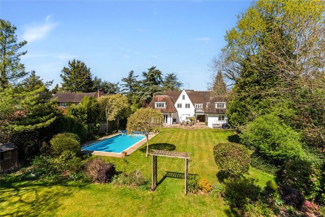Mizen Way, Cobham, Surrey, KT11 5 bed detached house for sale