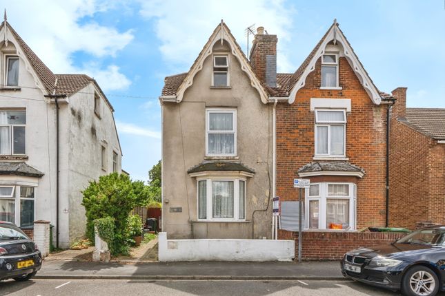 2 bed maisonette