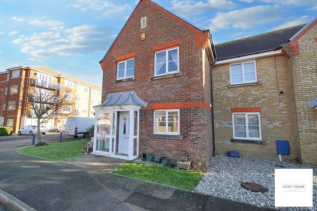 St. Kitts Drive, Eastbourne BN23 3 bed semi
