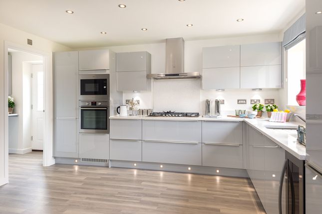 4 bed detached house